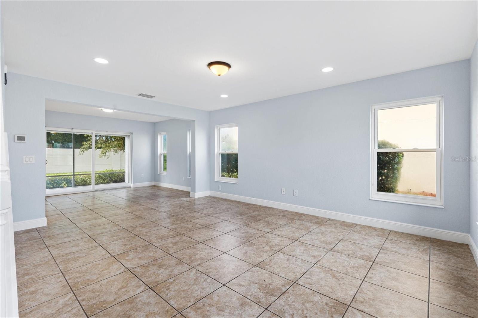 5032 Neptune Cir Property Photo 6