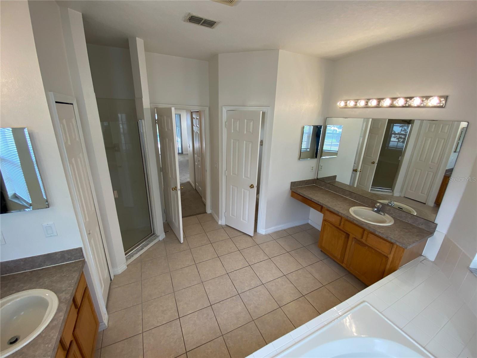 2911 Sweetspire Cir Property Photo 22