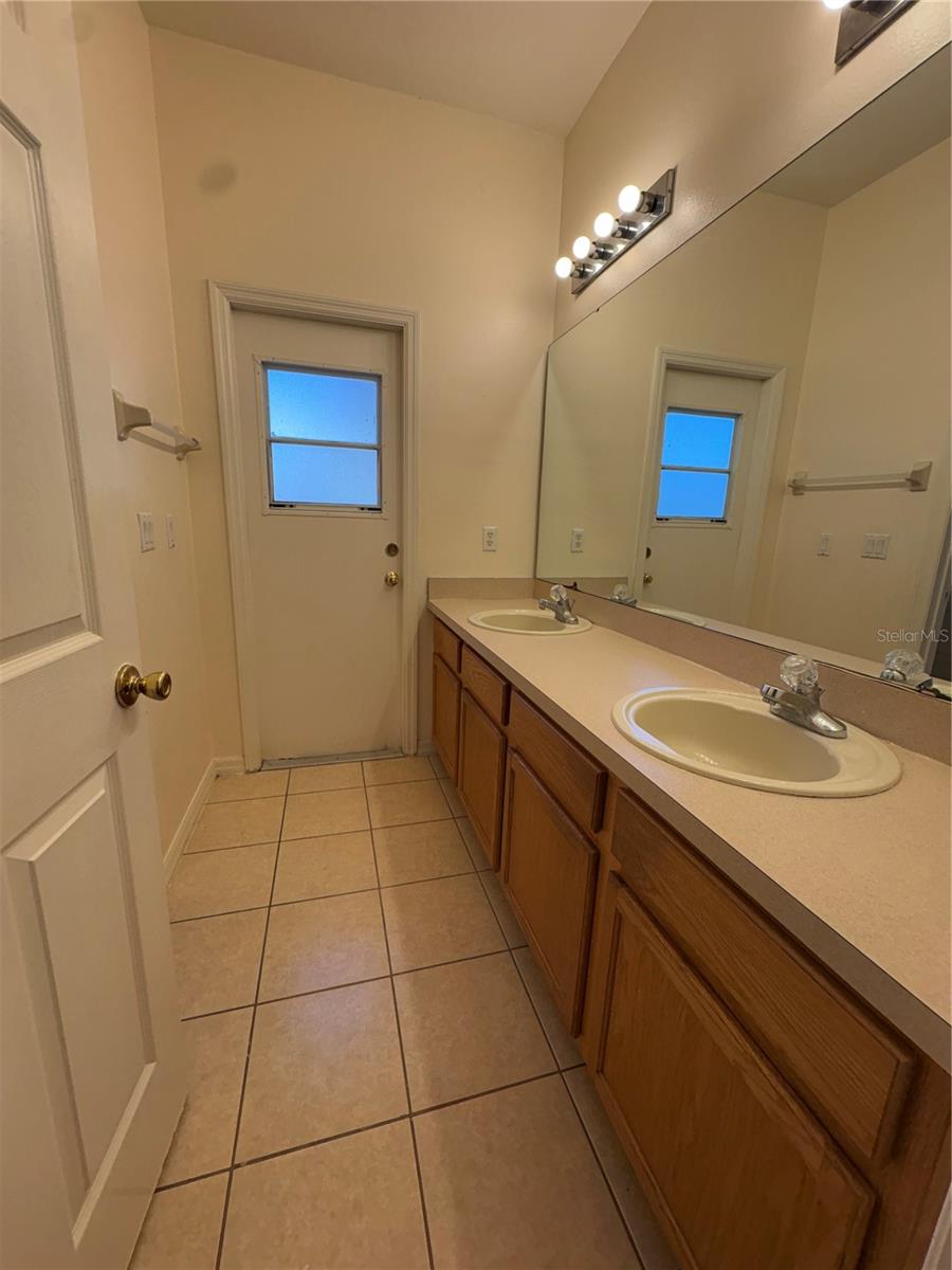 2911 Sweetspire Cir Property Photo 29