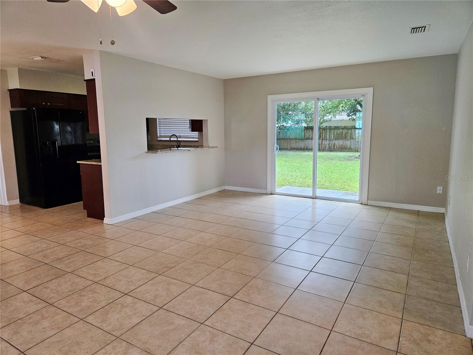 409 Kerry Dr Property Photo 2