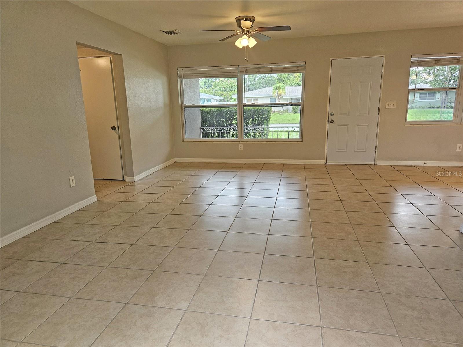 409 Kerry Dr Property Photo 4