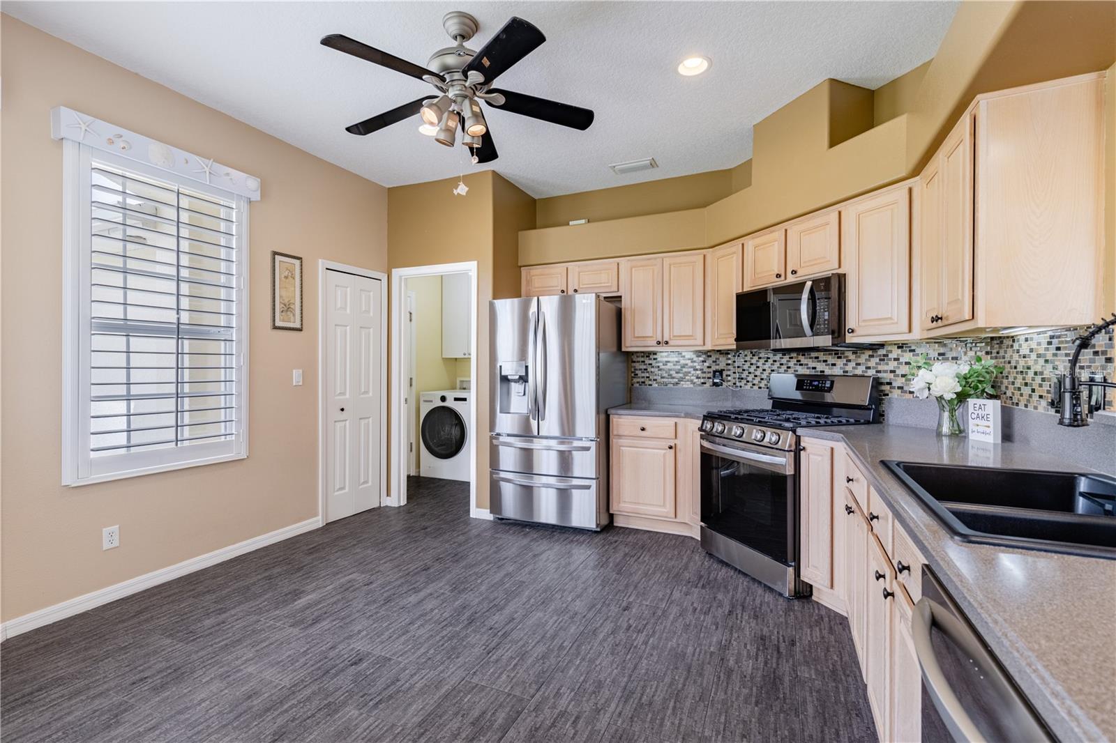 5370 Indian Ocean Loop Property Photo 9