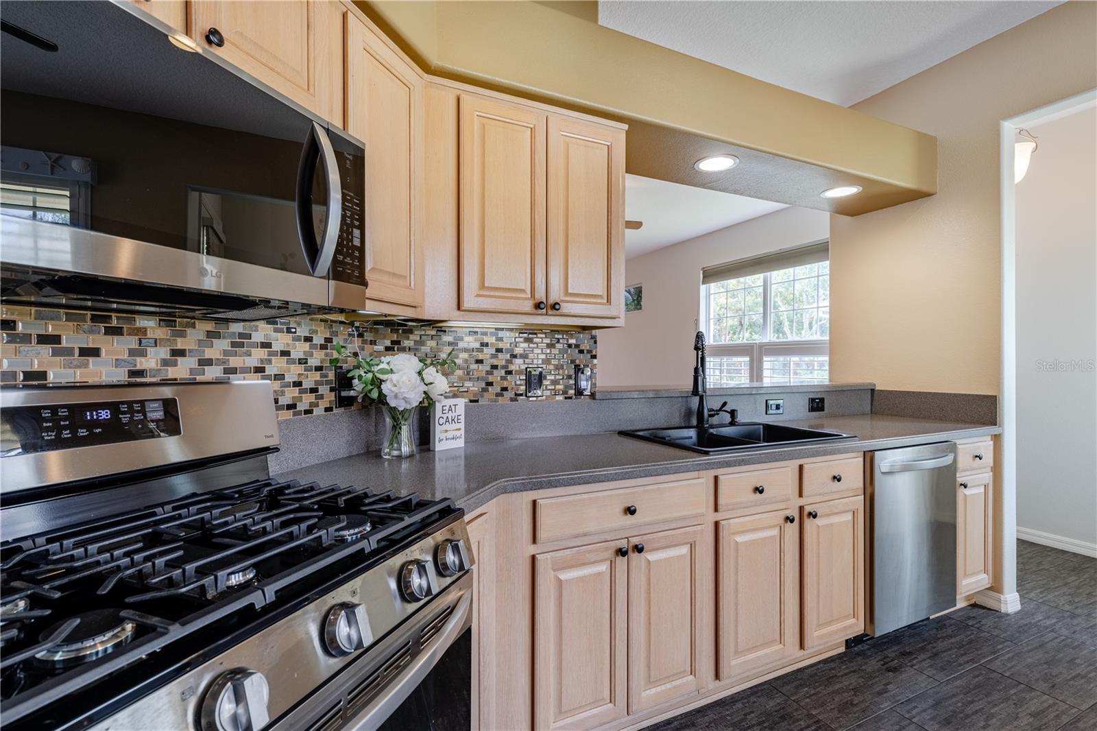 5370 Indian Ocean Loop Property Photo 10