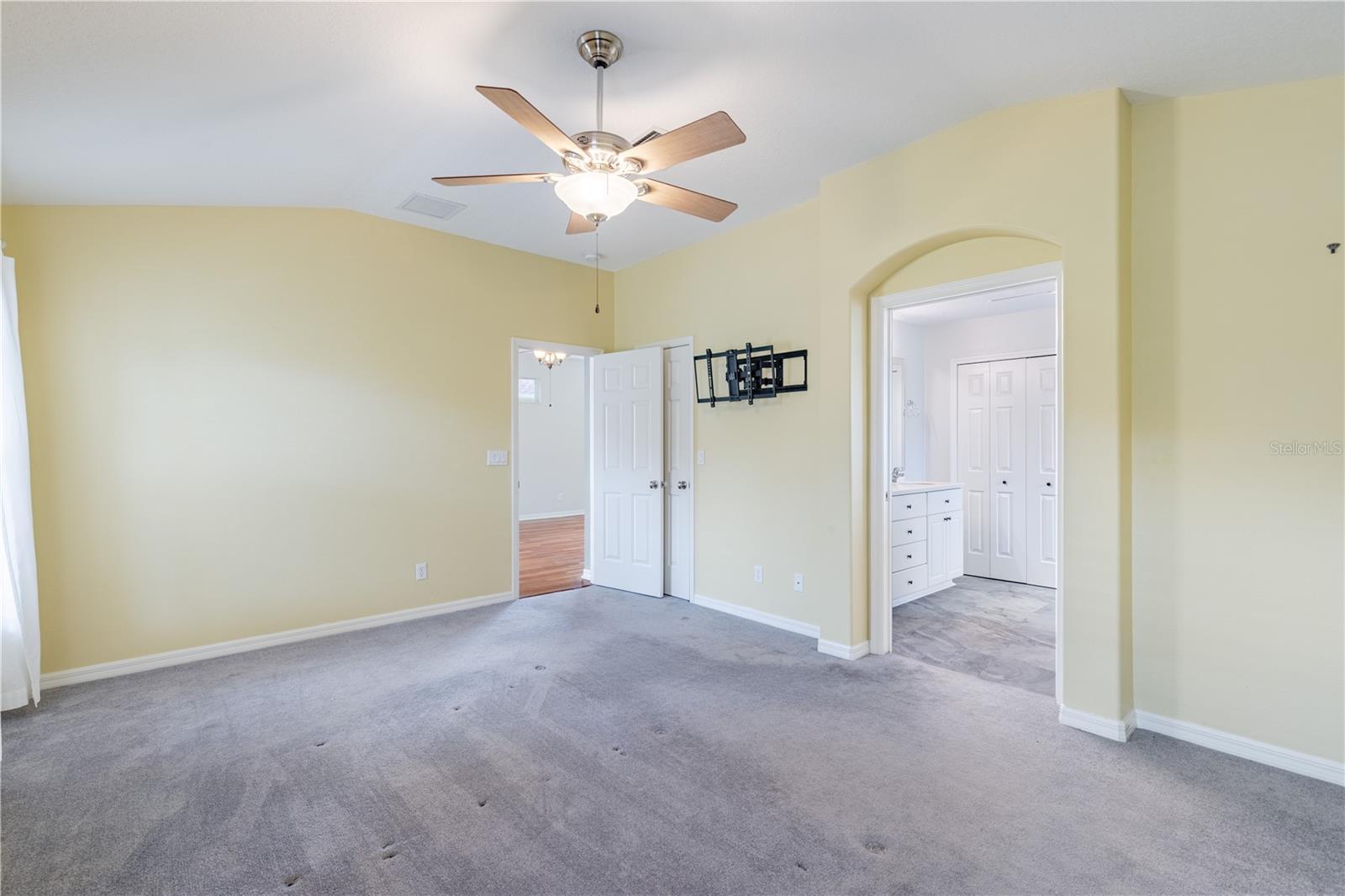 5370 Indian Ocean Loop Property Photo 19