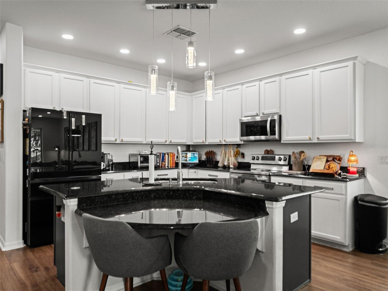 720 Barefoot Bay Loop Property Photo 7