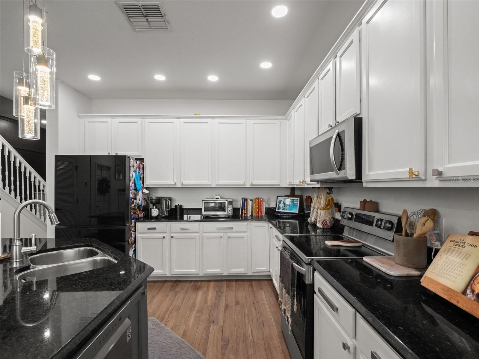 720 Barefoot Bay Loop Property Photo 8