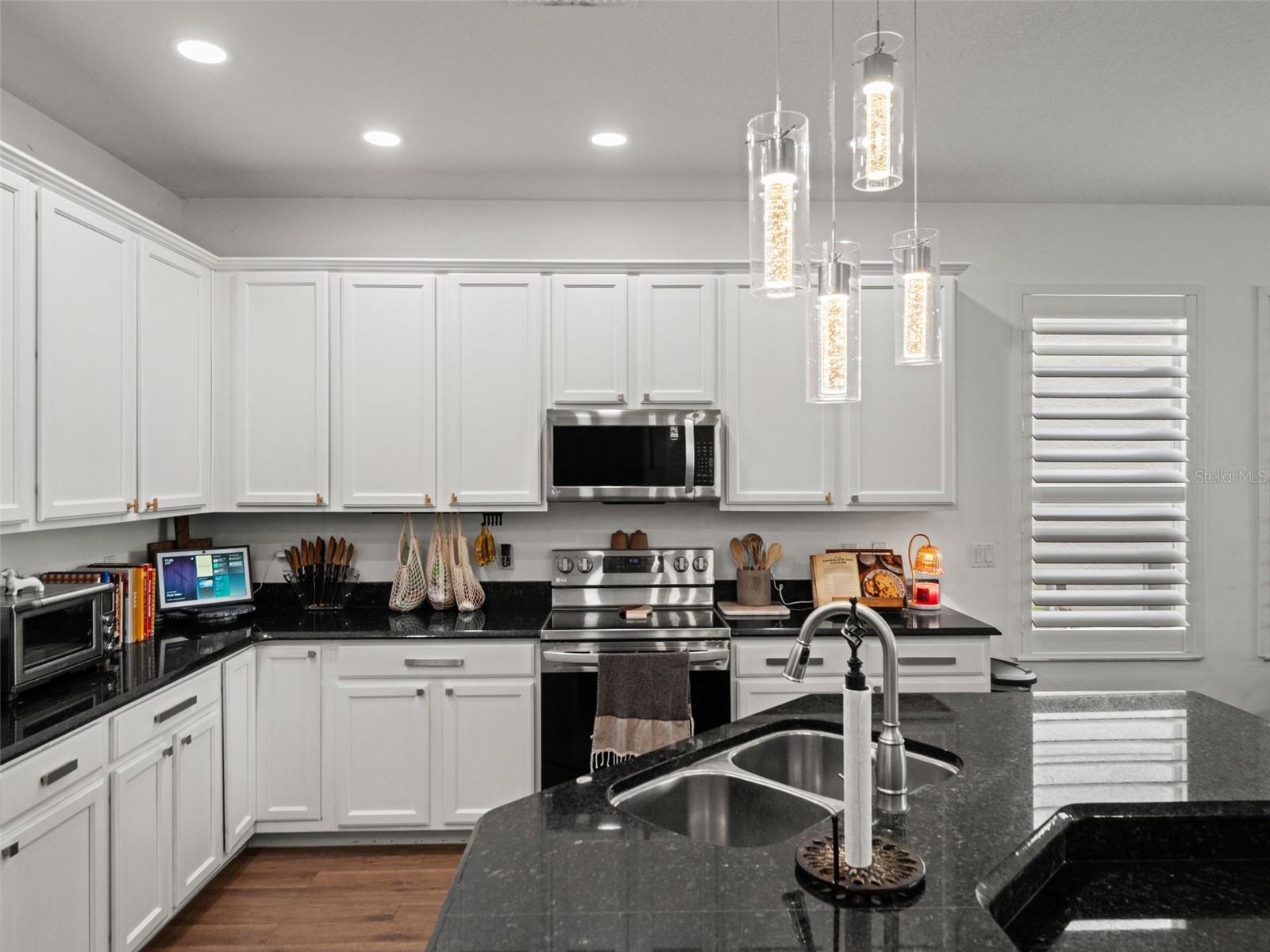 720 Barefoot Bay Loop Property Photo 9