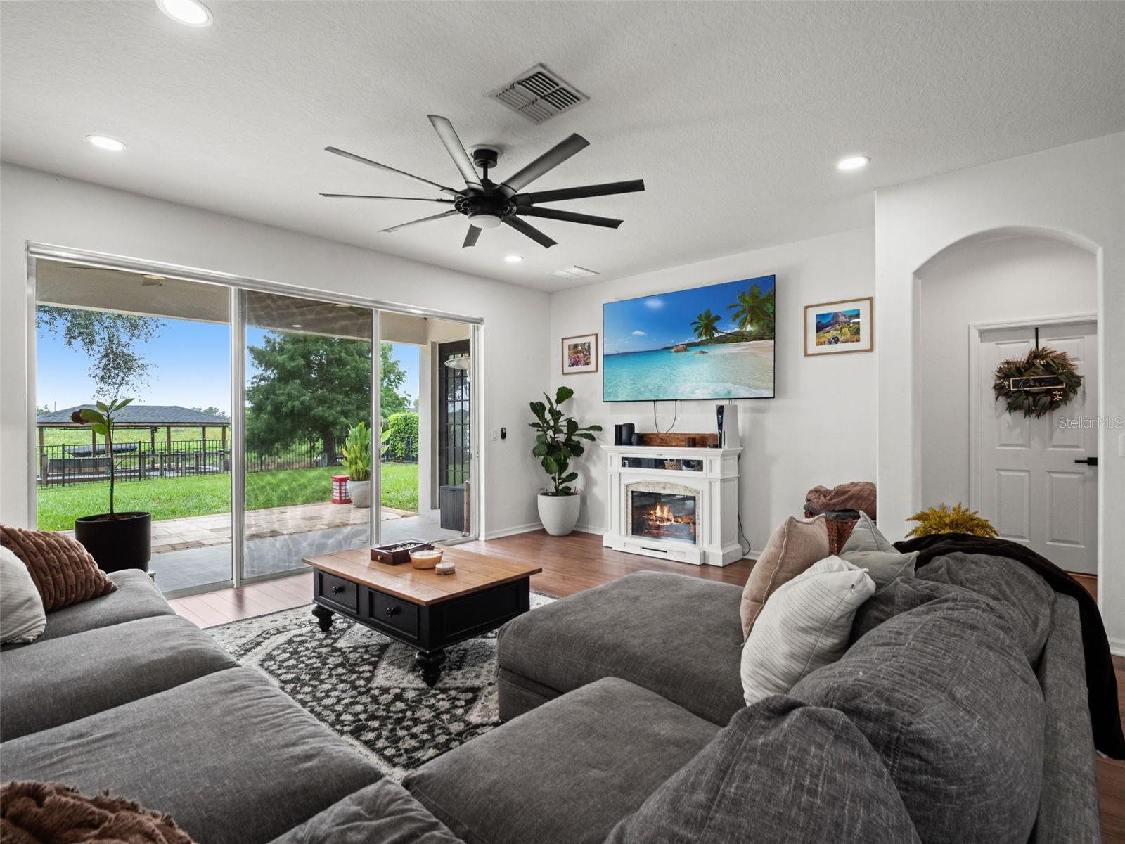 720 Barefoot Bay Loop Property Photo 13