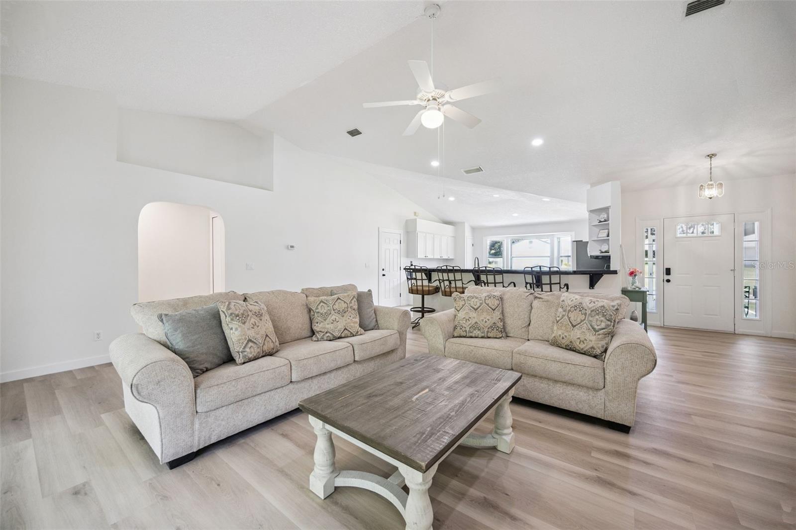 27138 Racquet Cir Property Photo 9