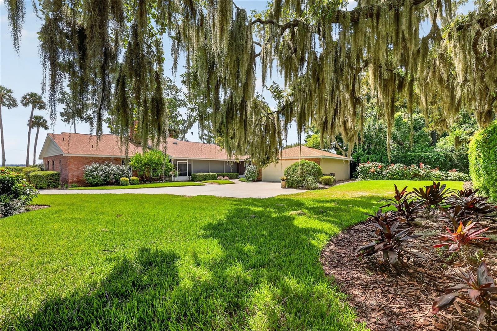 3081 Lakeshore Dr Property Photo 6