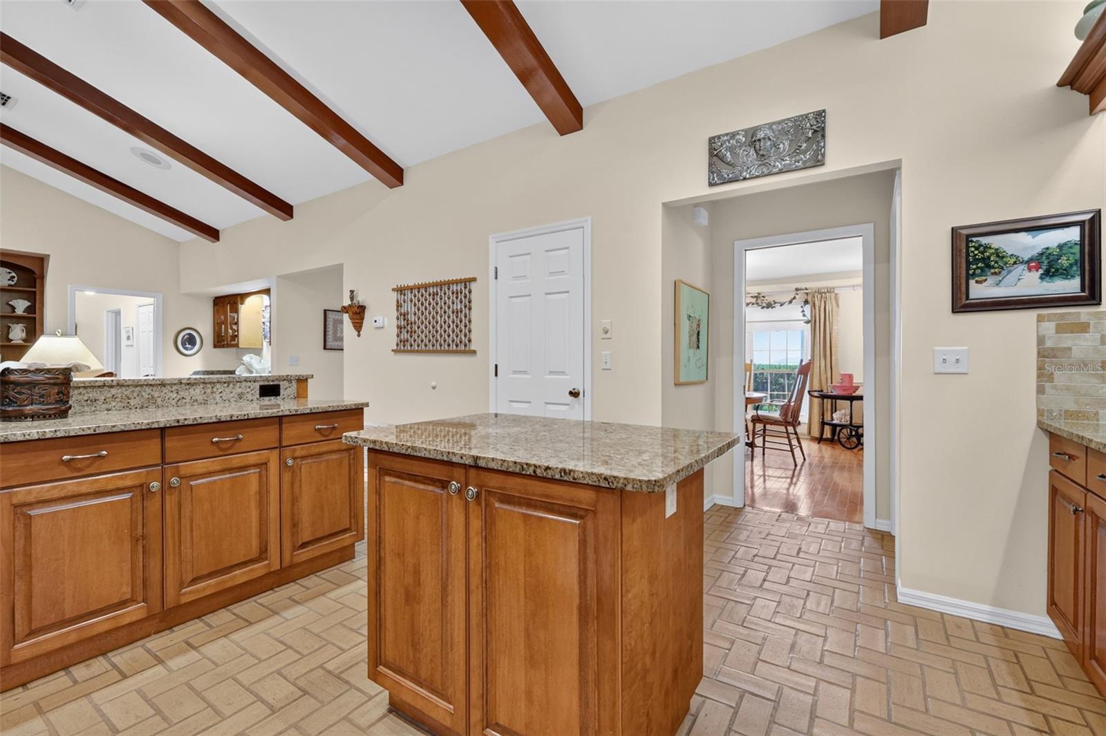 3081 Lakeshore Dr Property Photo 25