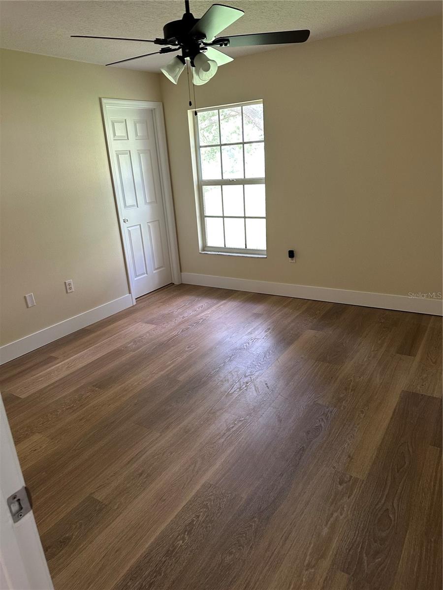 10 Sunnyside Dr Property Photo 15