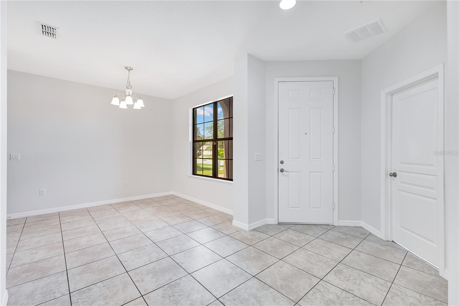 5054 Sicily Dr Property Photo 4