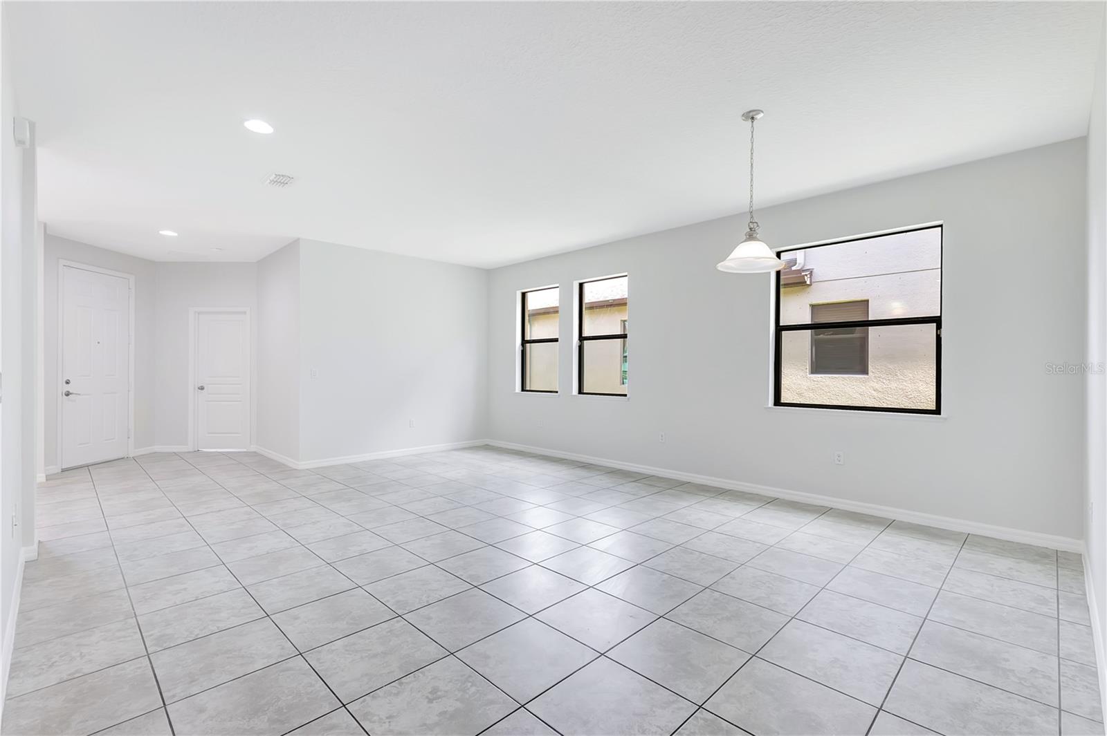 5054 Sicily Dr Property Photo 5