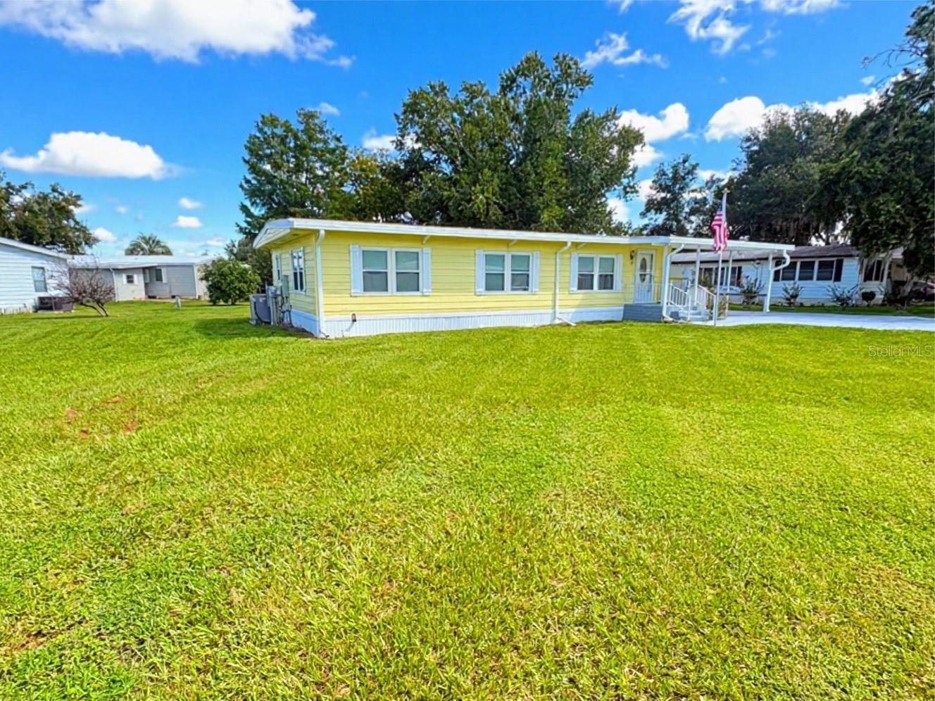 21 N Bobwhite Rd Property Photo 1