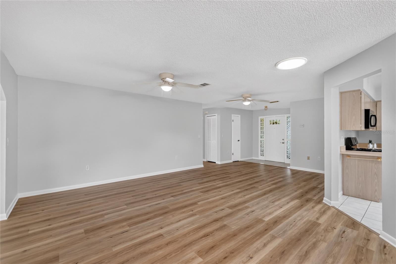 822 Dundee Cir Property Photo 7