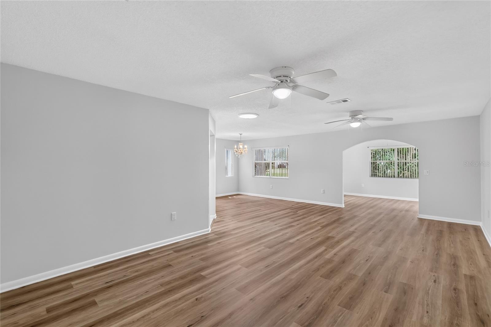 822 Dundee Cir Property Photo 8