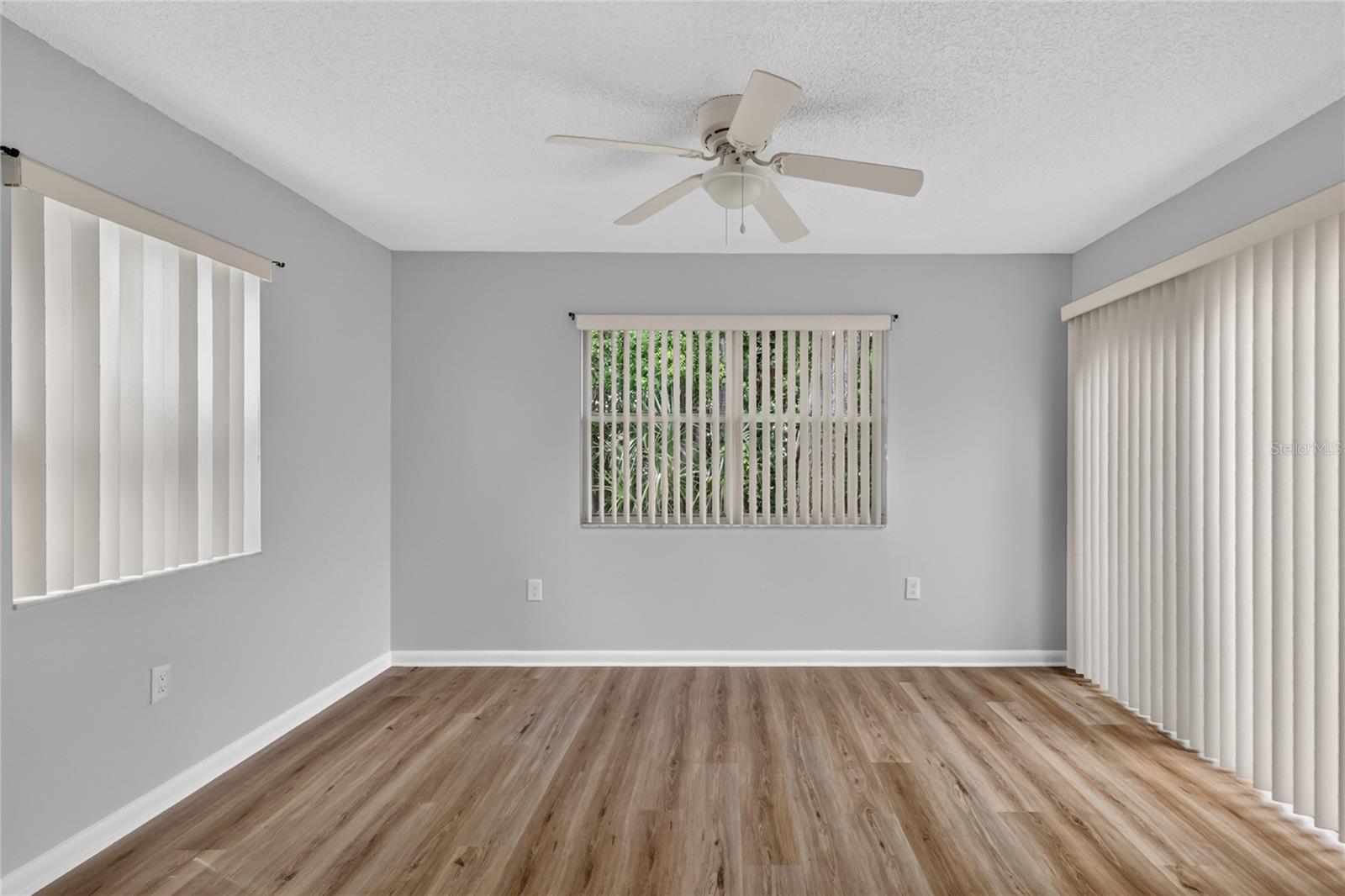 822 Dundee Cir Property Photo 17