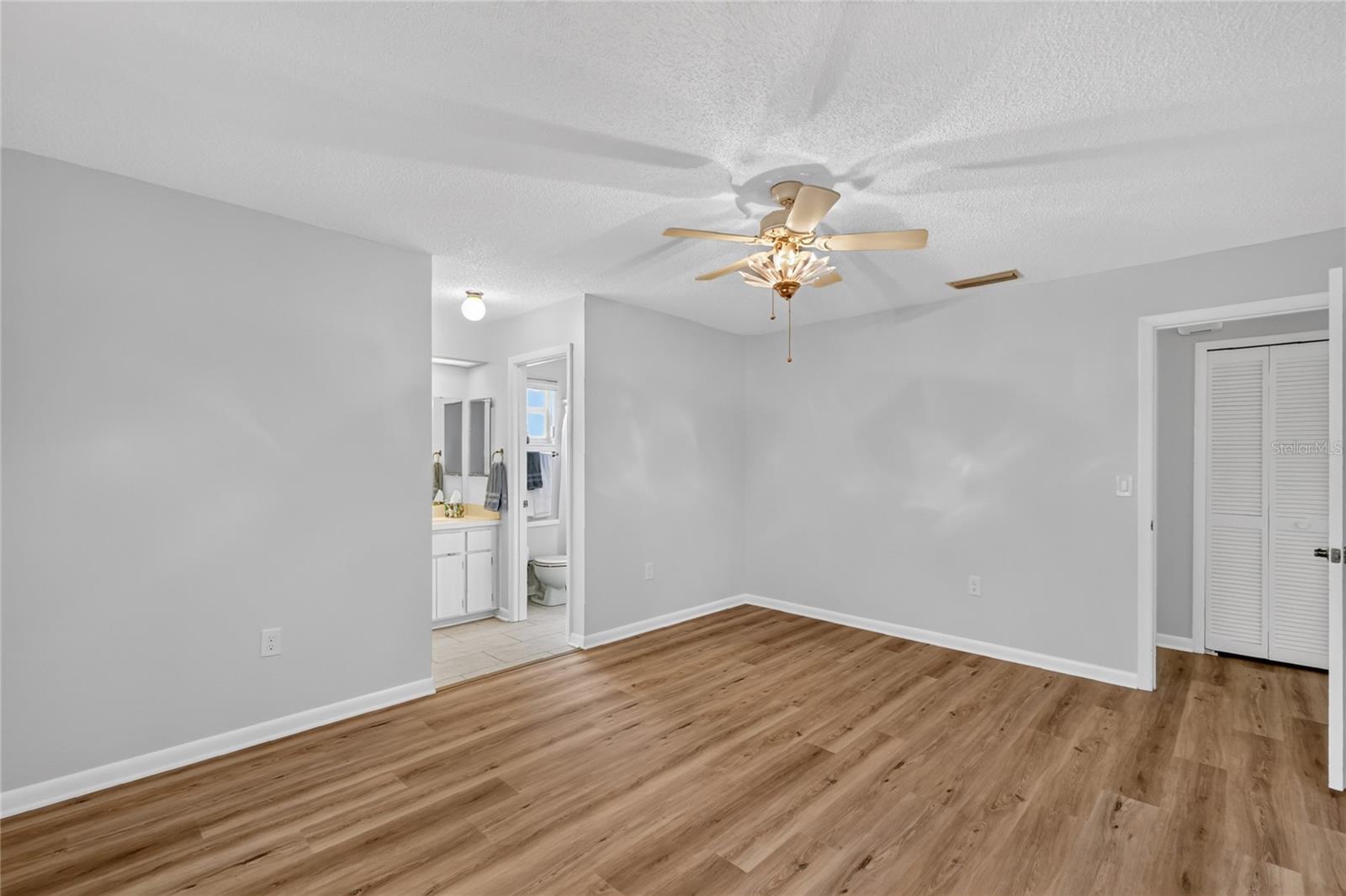 822 Dundee Cir Property Photo 21