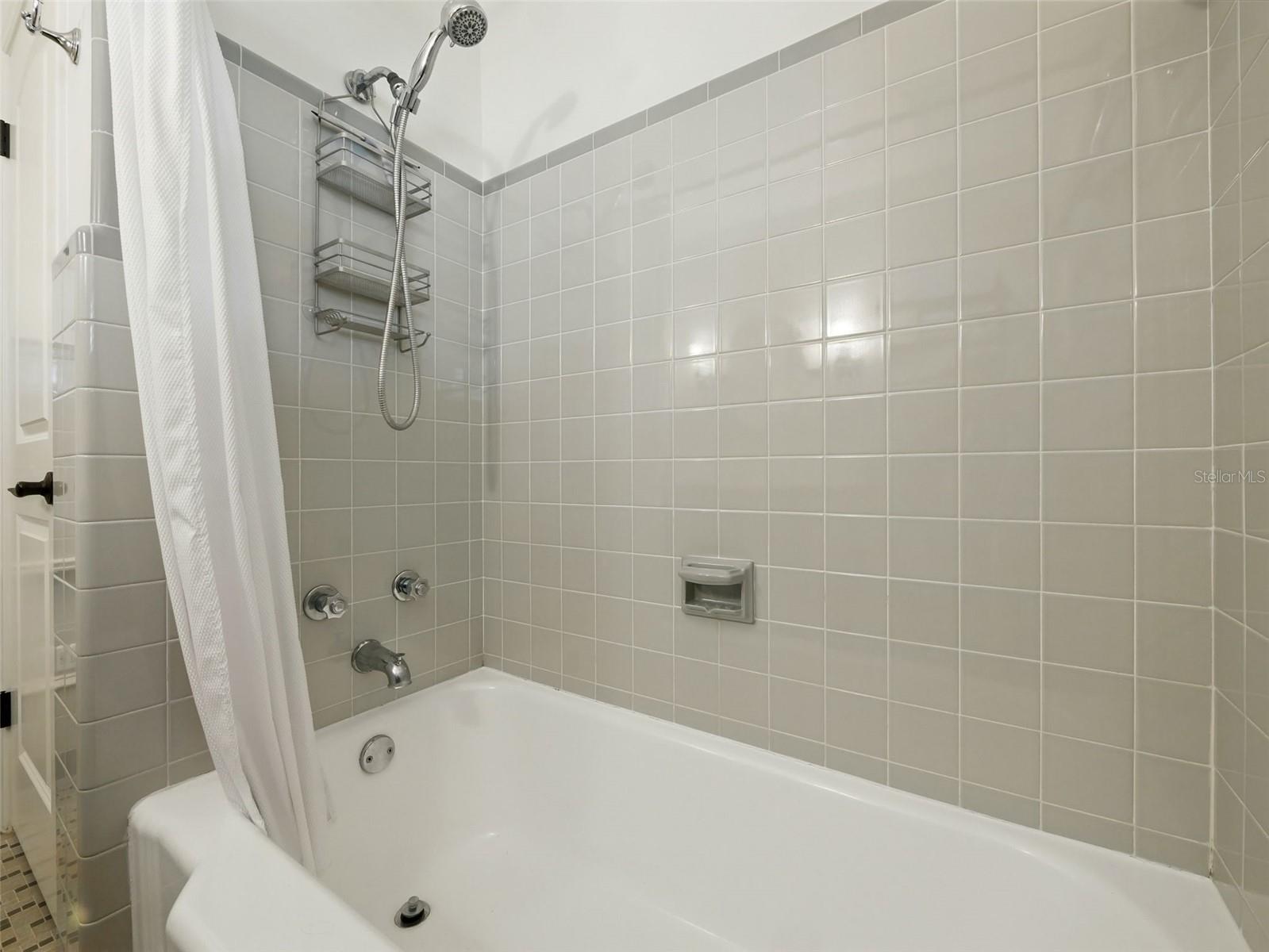1426 Crestview Dr Property Photo 15