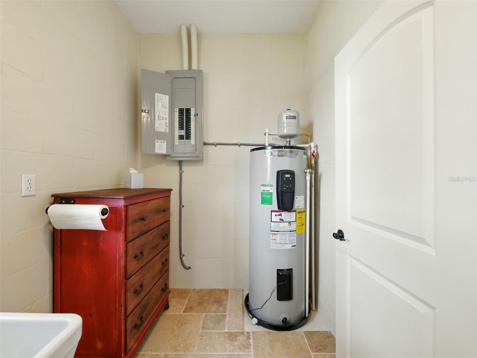 1426 Crestview Dr Property Photo 20