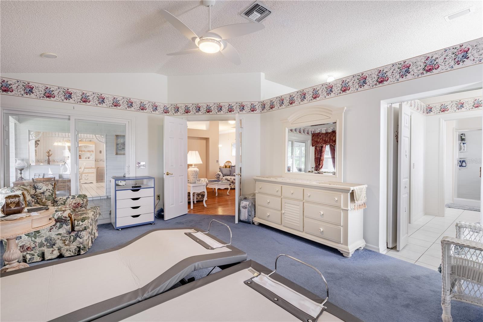 1009 La Mesa Ln Property Photo 36