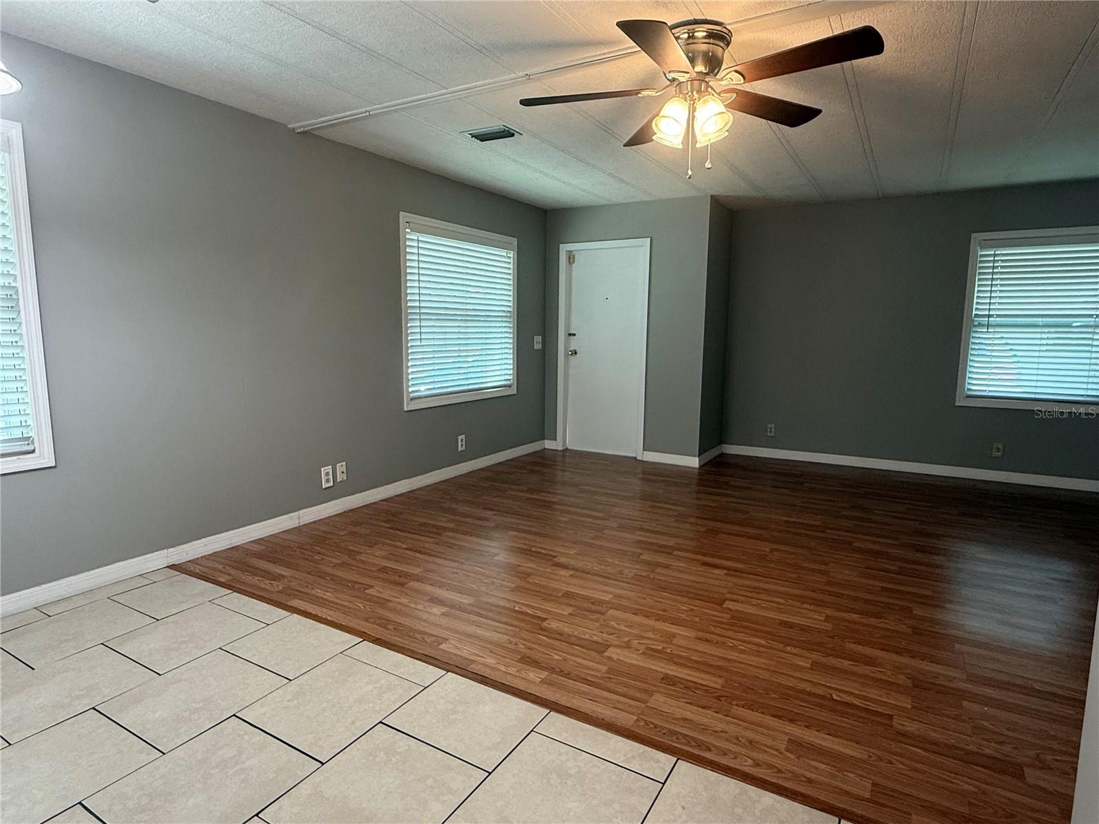 758 Royal Palm Cir Property Photo 4