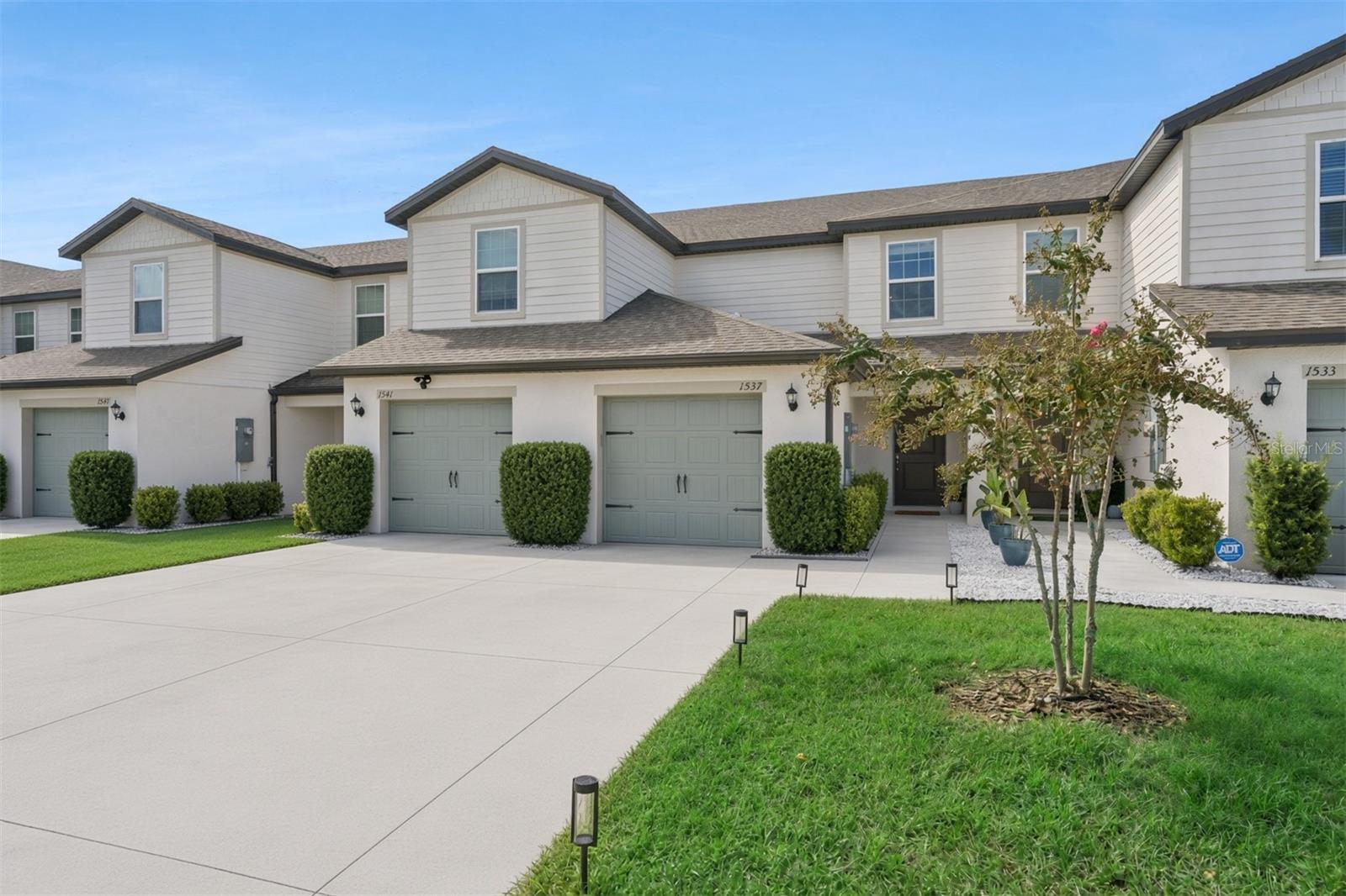 1537 Wynford Cir Property Photo 2