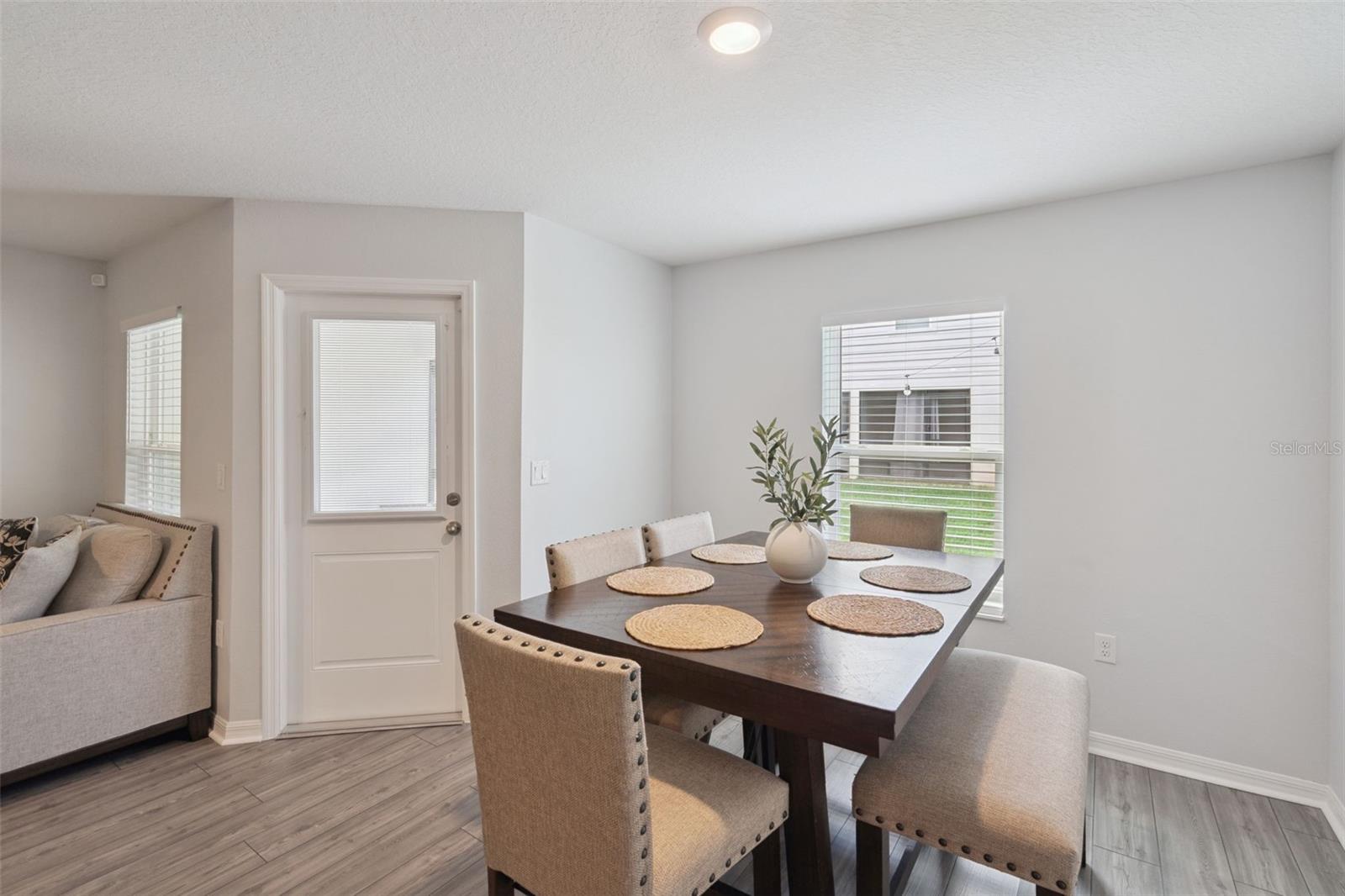 1537 Wynford Cir Property Photo 8