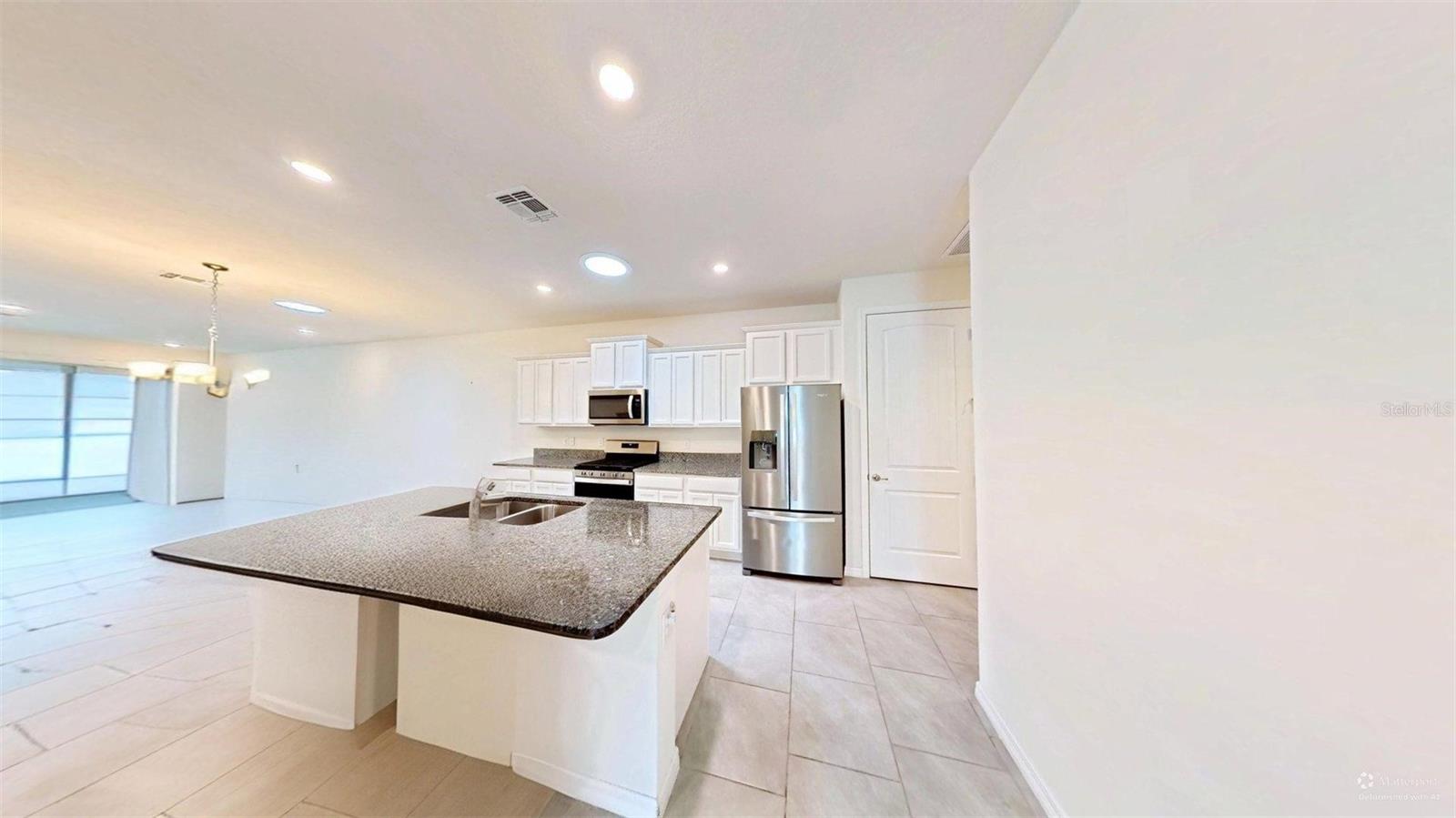 29229 Armoyan Blvd Property Photo 12