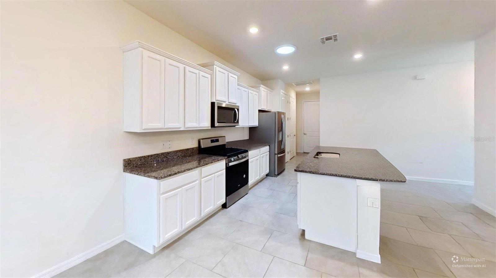 29229 Armoyan Blvd Property Photo 13