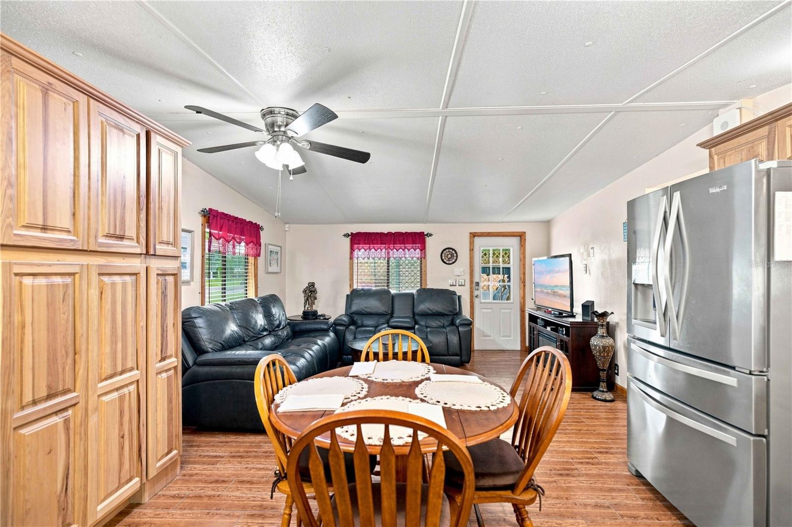 704 Roseapple Ave Property Photo 15