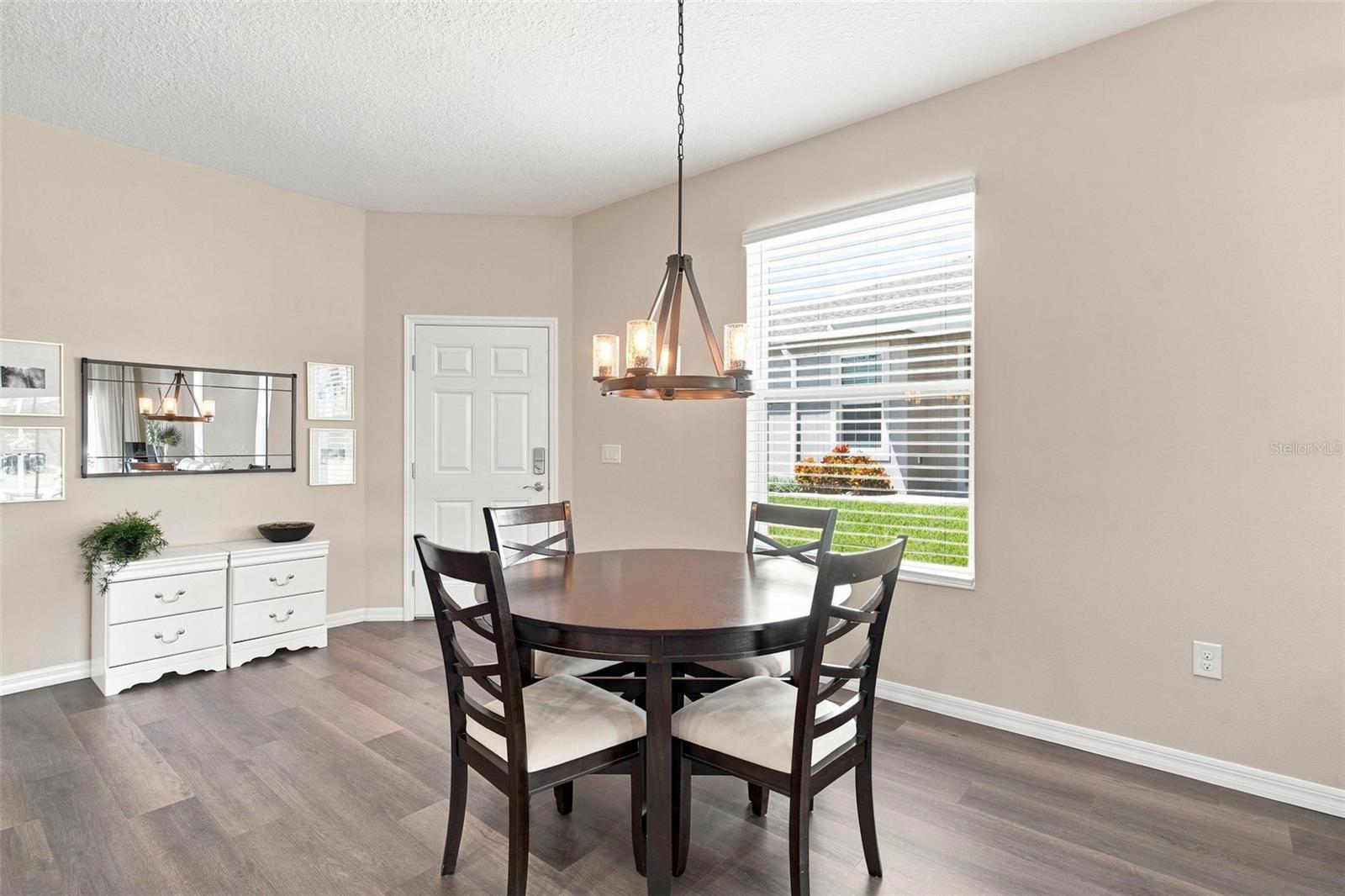 27001 White Plains Way Property Photo 12