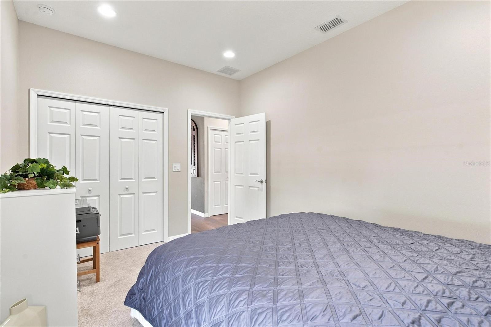 27001 White Plains Way Property Photo 33