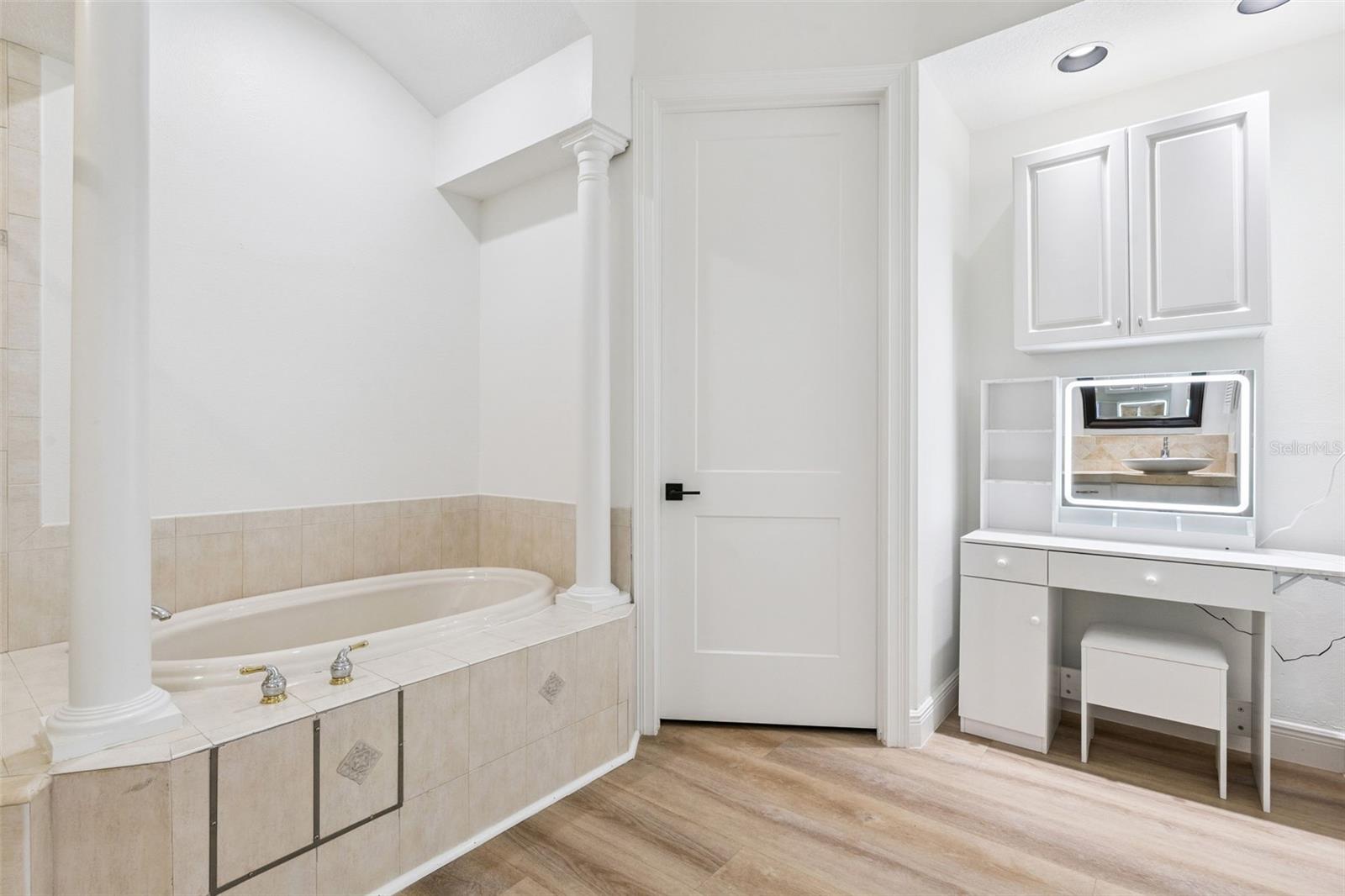 402 Camino Real Blvd #402 Property Photo 25