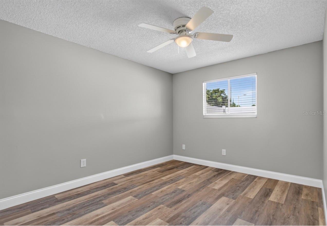 424 E Rosewood Ln #424 Property Photo 18