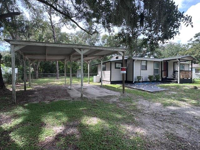 1215 Manor Dr Property Photo 3