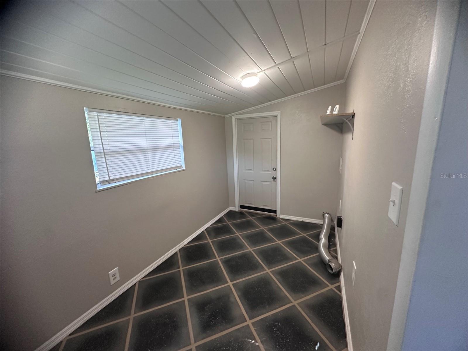 1215 Manor Dr Property Photo 31
