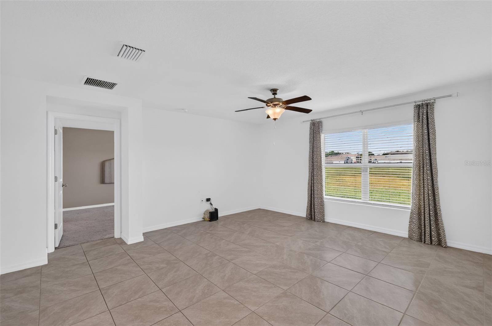 8510 Triumph Cir Property Photo 4
