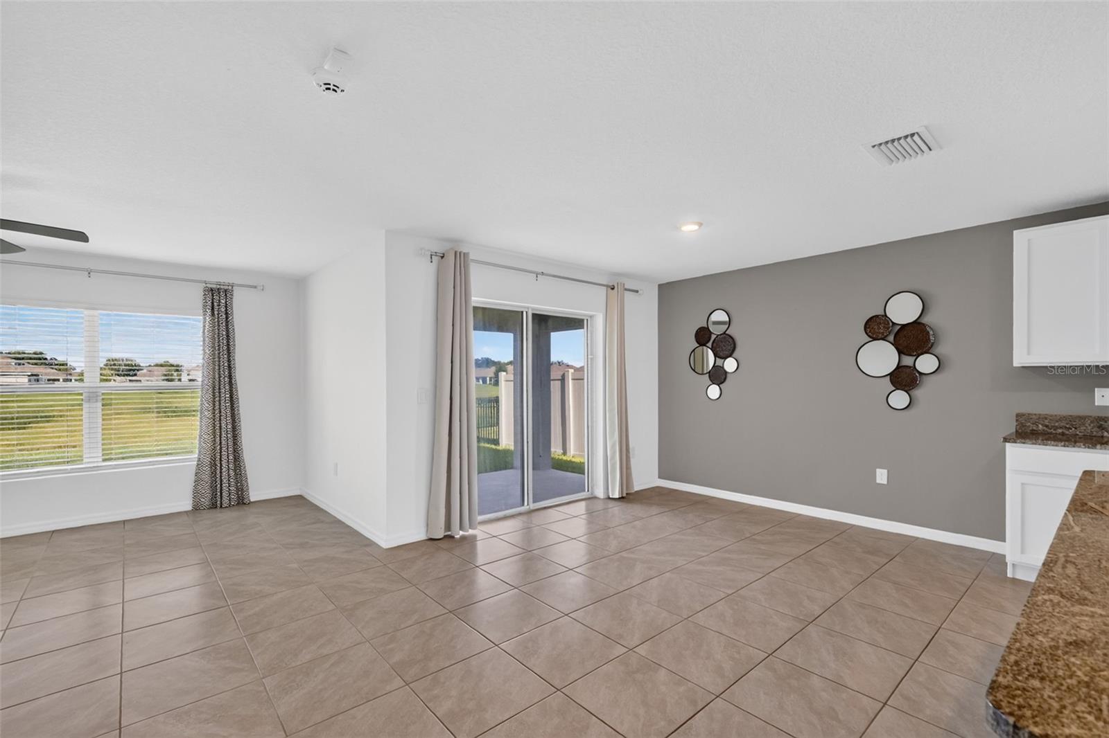 8510 Triumph Cir Property Photo 12