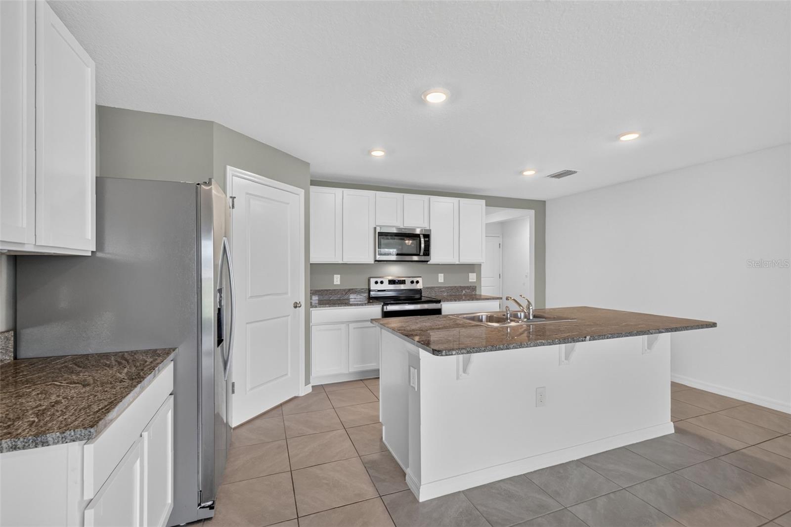 8510 Triumph Cir Property Photo 23