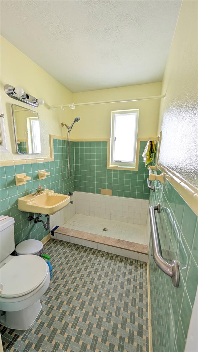 5 Seaside Dr Property Photo 10