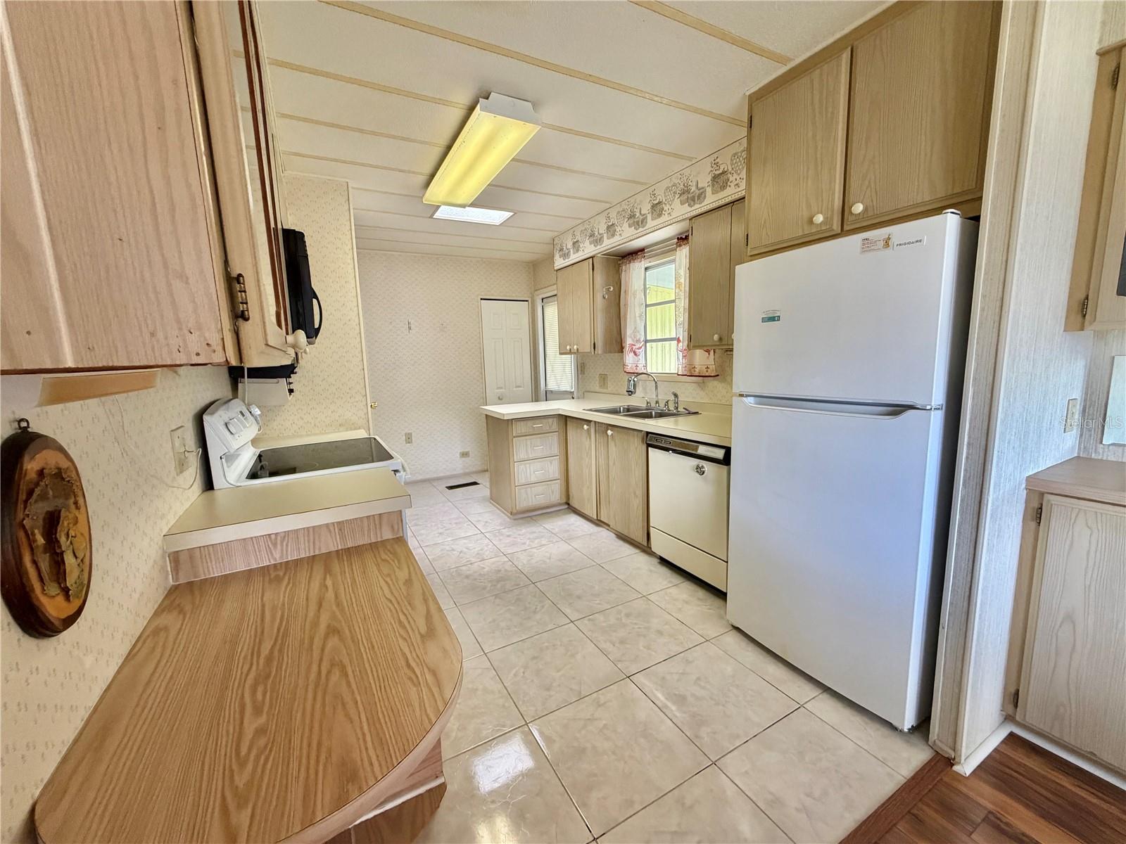 106 Jasmine Trl Property Photo 5