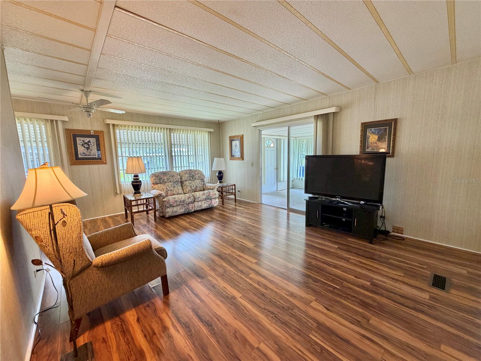 106 Jasmine Trl Property Photo 8