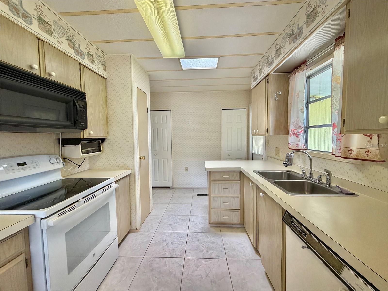 106 Jasmine Trl Property Photo 18