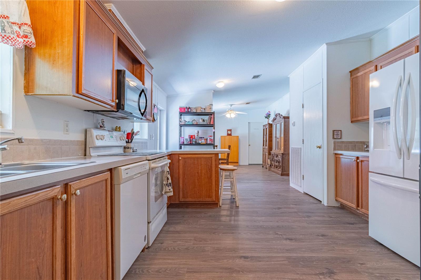 1129 E La Salle St Property Photo 9