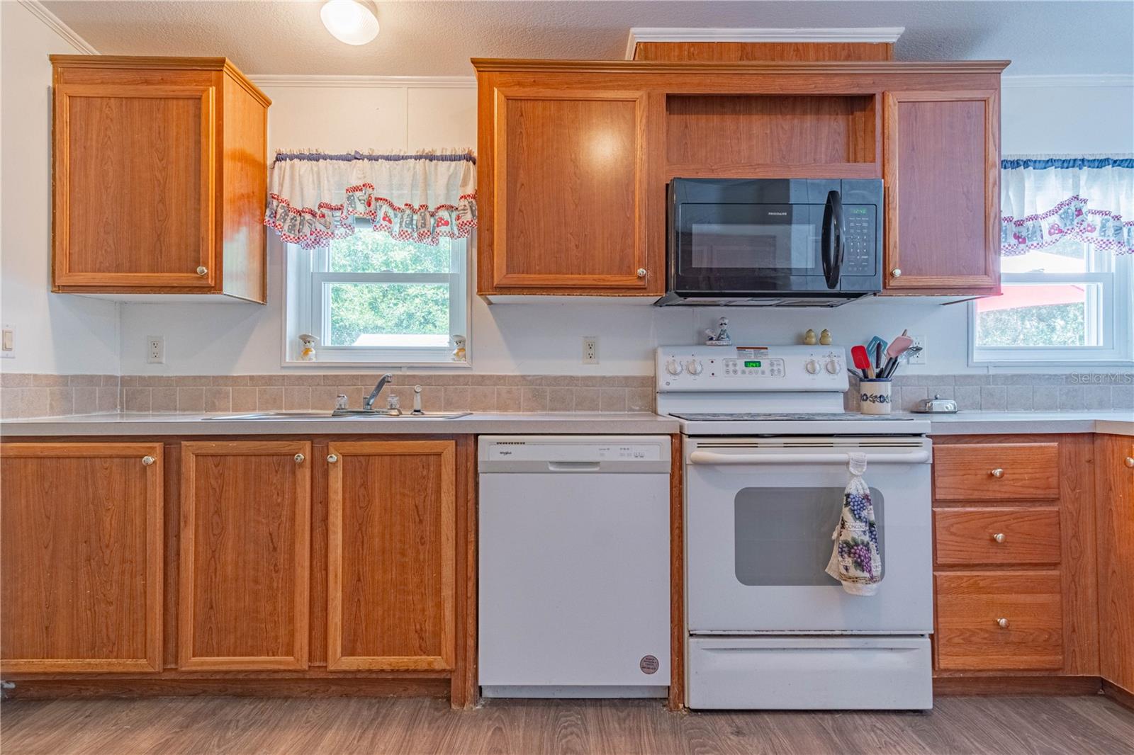 1129 E La Salle St Property Photo 10