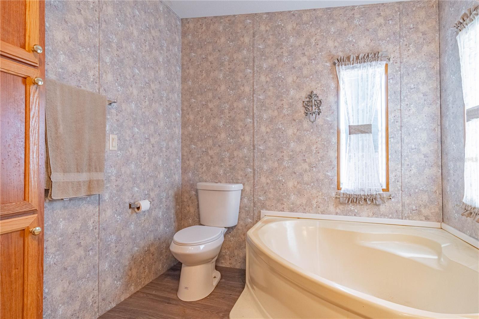 1129 E La Salle St Property Photo 18