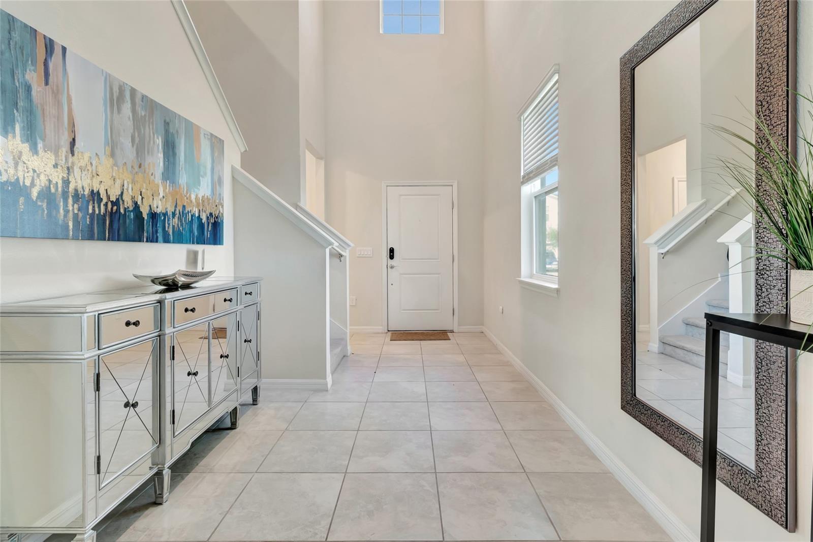 7312 Oakmoss Loop Property Photo 3