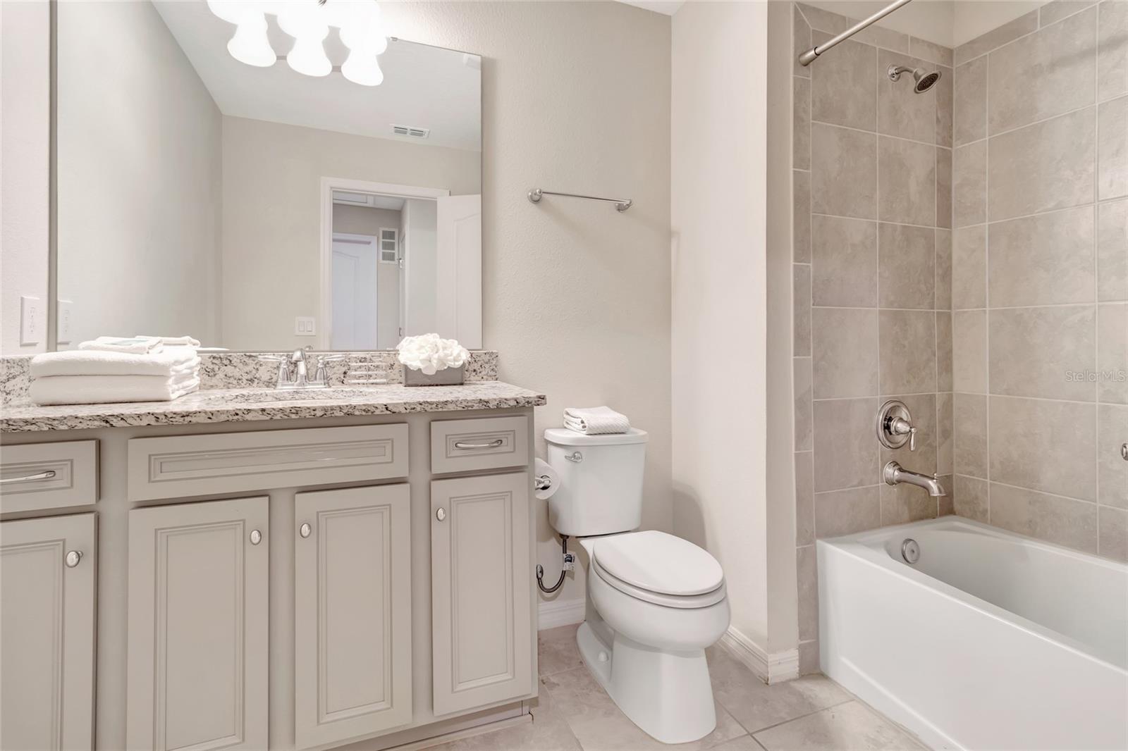 7312 Oakmoss Loop Property Photo 22